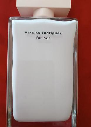 Тестер в стилі narciso rodriguez