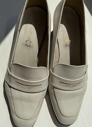 Жіноче шкіряне взуття туфлі