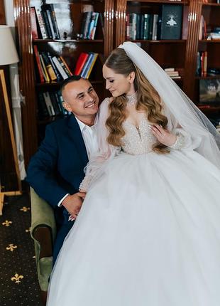 Весільна сукня