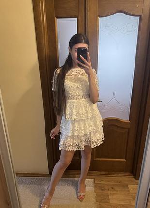 Ніжна сукня міні