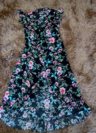 Платье в цветочный принт на запах2 фото