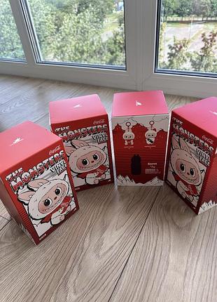 Брелок лабубу labubu the monsters coca-cola series | оригінал popmart