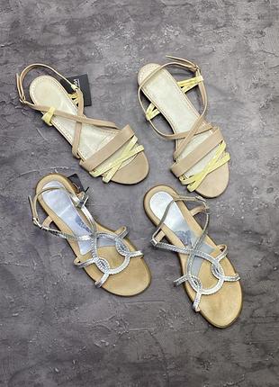 Босоніжки жіночі