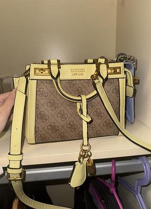 Сумочка guess