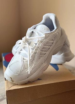 Кросівки жіночі снікерси adidas originals 37 білі