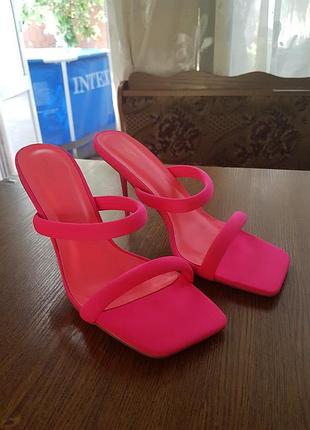 Босоніжки на шпильці неонові   квадратний ніс