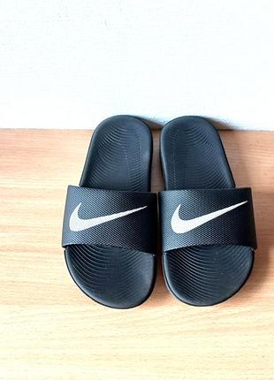 Классные шлепанцы nike 32 р. стелька 20,5 см