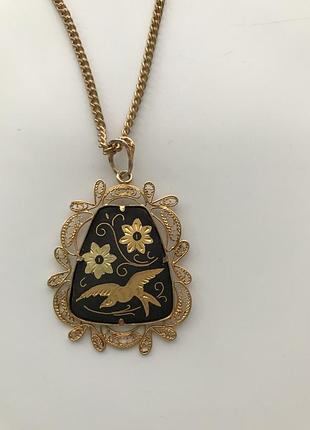 Вінтажний кулон з дамаськими візерунками
