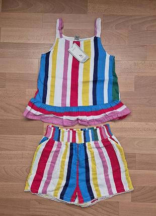 Яркий костюм для девочки