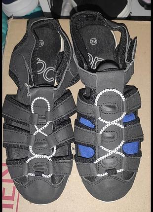 Босоніжки спортивні.