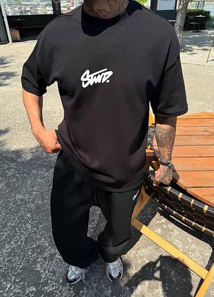 Чорна однотонна чоловіча футболка