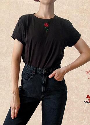 Футболка с вышитой розой y2k