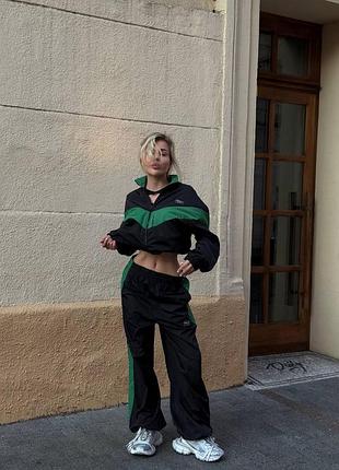 Женский спортивный костюм