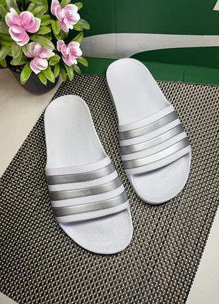 Оригінальні шльопанці adidas