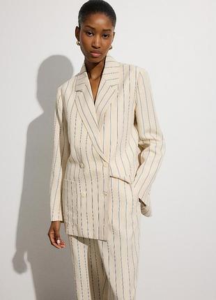 Брючный костюм в полоску, блейзер оверсайз, брюки слегка зауженные
