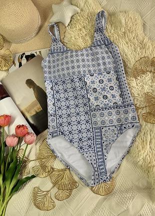 Жіночий суцільний купальник