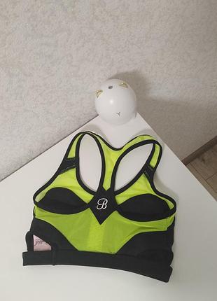 Спортивный топ 💚