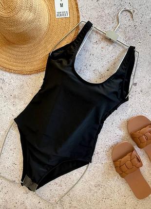 Базовий чорний купальник (без чашок) розмір м