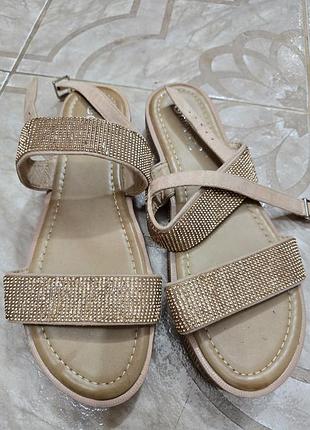 Босоніжки 39 розм.