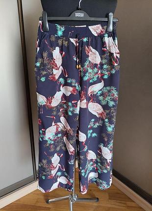 Легкие брюки свободного кроя