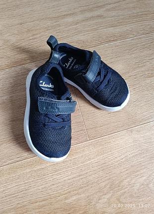 Кроссовки для мальчика clarks