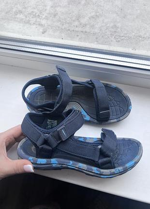 Босоножки для мальчика