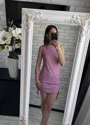 Яскрава літня сукня