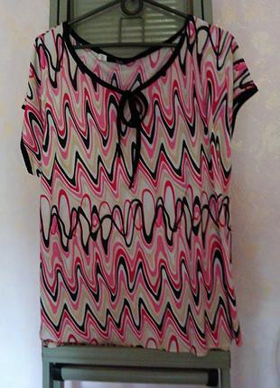 Футболка с абстракцией