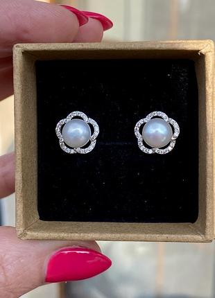 Сережки з бiлоснiжними перлами