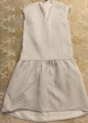 Стильное фирменное платье