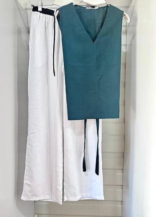 Класичний костюм блуза без рукавів штани кльош палаццо комплект зелений білий з льону