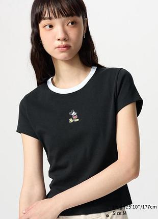 Футболка uniqlo с вышивкой mickey mouse