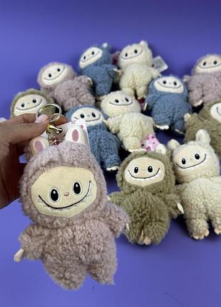 Мʼяка мила іграшка-брелок ла-бу-бу