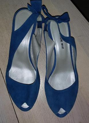 Shoe biz copenhagen - замшевые босоножки на танкетке р. 40 (26,5 см)