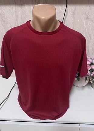 Чоловіча футболка у кольорі марсала від бренду zengvee, розмір m