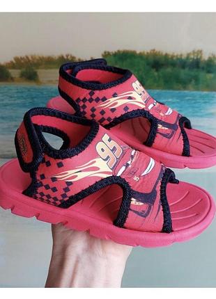 Сандалі тачки макквін