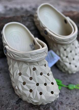 Кроксы сабо crocs classic geometric bone crocs classic geometric bone унисекс