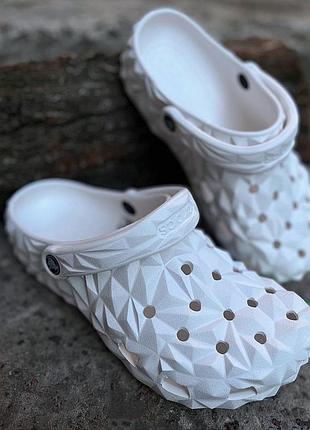 Кроксы сабо crocs classic geometric white crocs classic geometric white лидер продаж crocs унисекс