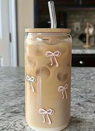 Стильный стакан с крышкой и трубочкой