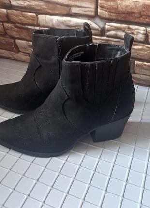 Женские ботинки-казаки 36 размер