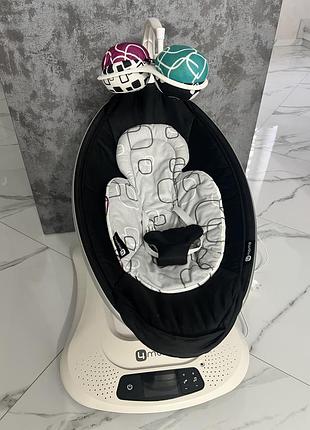 Заколисуючий центр 4moms