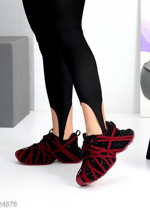 Натуральные замшевые кроссовки женские для молодежи черные с красным, тренд 2025, в стразах, блестящие кросс