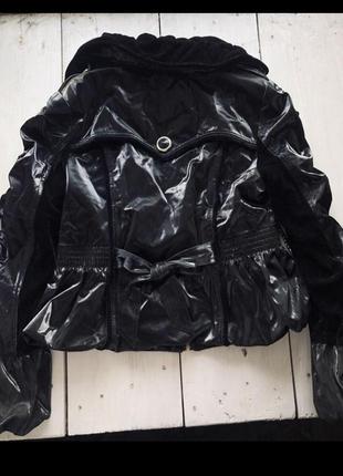 Чёрная лаковая курточка3 фото