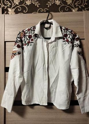 Блузка с вышивкой,размер с