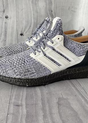 Adidas boost кросівки