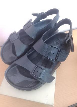 Современные удобные босоножки