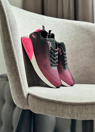 Кросівки жіночі