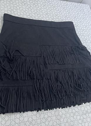 Замшева спідниця з бахромою чисто чорного кольору