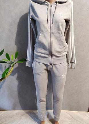 Adidas трикотажный спортивный костюм