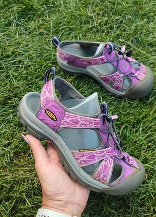 Сандалі keen